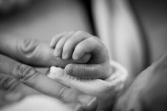 Drugiego dnia po ślubie świeżo upieczone małżeństwo postanowiło nikogo nie wpuszczać do domu