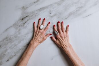 Moja mama wybrała manicure, a nie wnuka