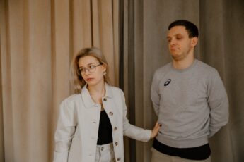 Moja żona w tajemnicy zaoszczędziła znaczną sumę pieniędzy i nie chce mi powiedzieć, skąd ich tyle ma