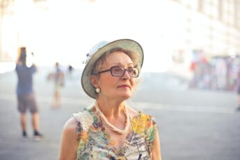 Namawiam mojego syna do tego, by rzucił swoją dziewczynę, bo uważam, że jest dla niego za stara!