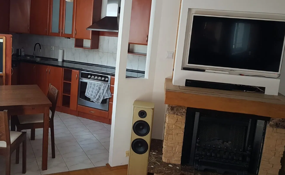 Mieszkamy we czworo w dwudziesto dwu metrowej kawalerce i jest nam coraz ciężej