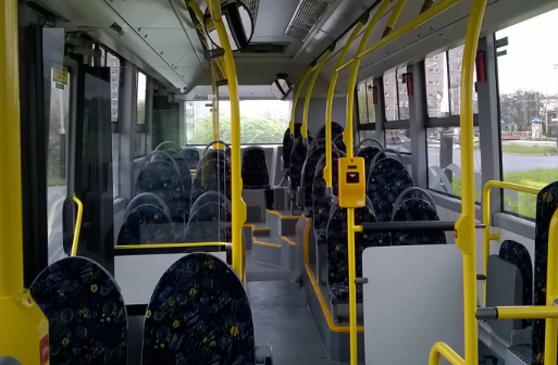 Co się gapisz Narodzą dzieci, a potem mają tylko pretensje. Nie mam obowiązku przepuszczać Waszych dzieci, to Wasze bachory i Wasze problemy!